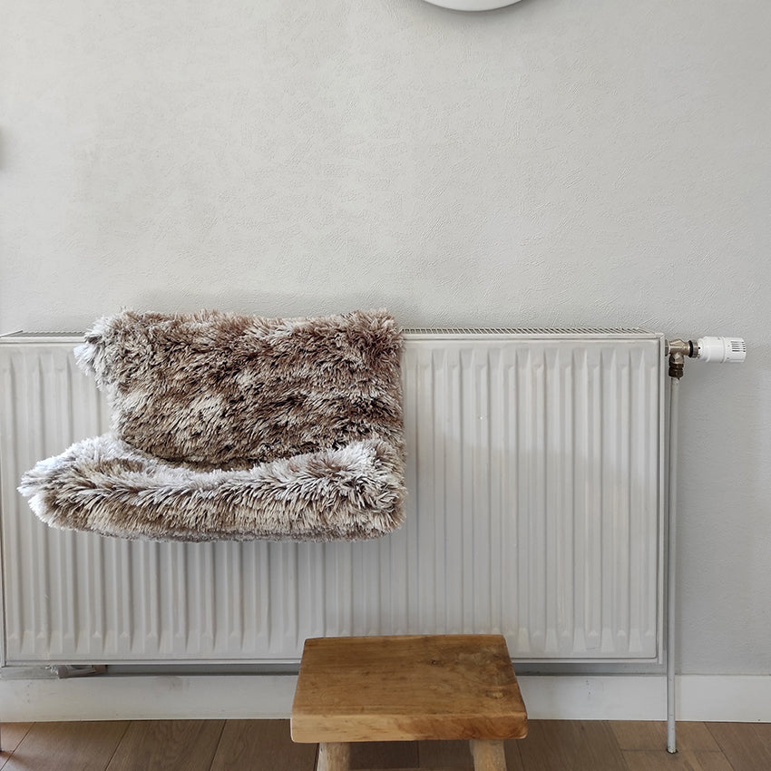 croci-bobby-poilu-couffin-chat-radiateur-beige image 3