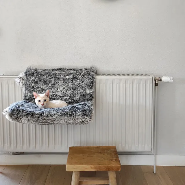 croci-bobby-poilu-couffin-chat-radiateur-beige image 1