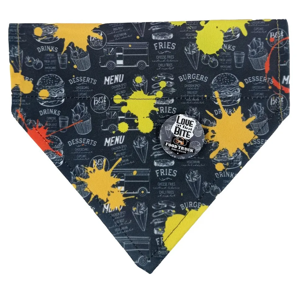 croci-foodtruck-bandana-chien-r-versible-broche-20x16 image 1