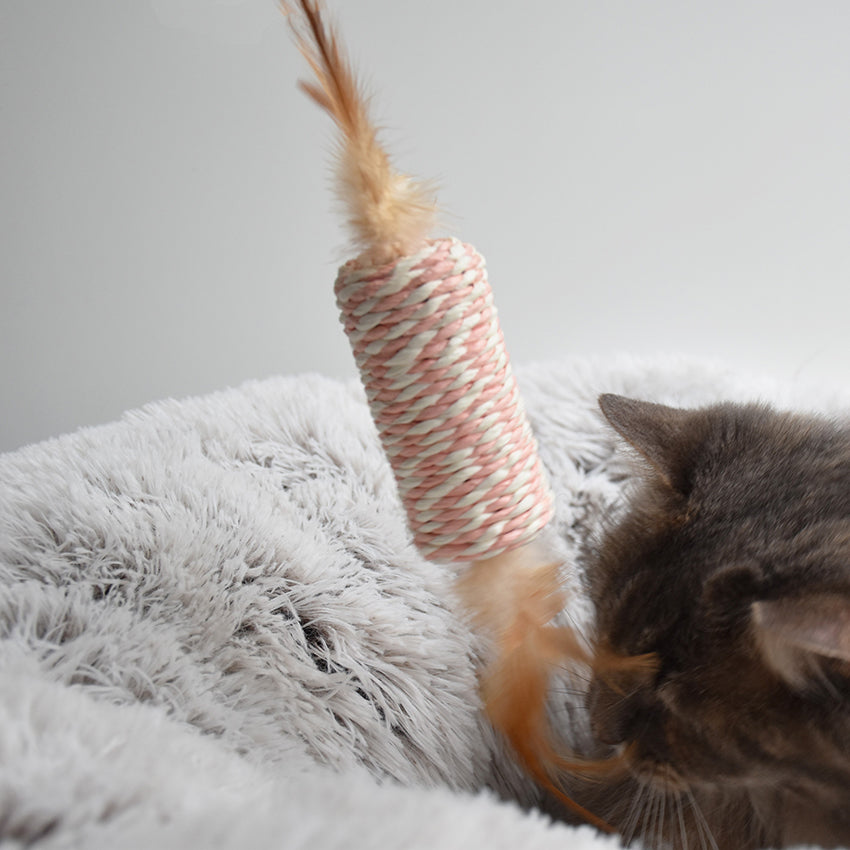 croci-bobby-jouet-chat-tube-corde-papier-plumes-8-cm image 2