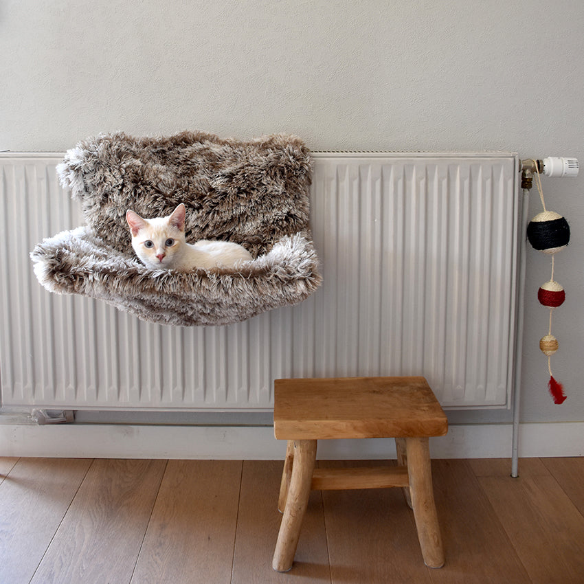 croci-bobby-poilu-couffin-chat-radiateur-beige image 4